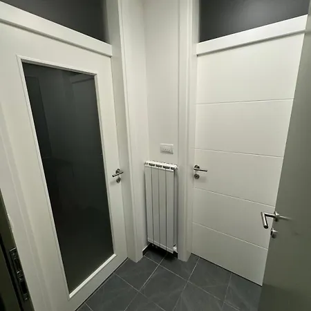 Center 5 Apartman *